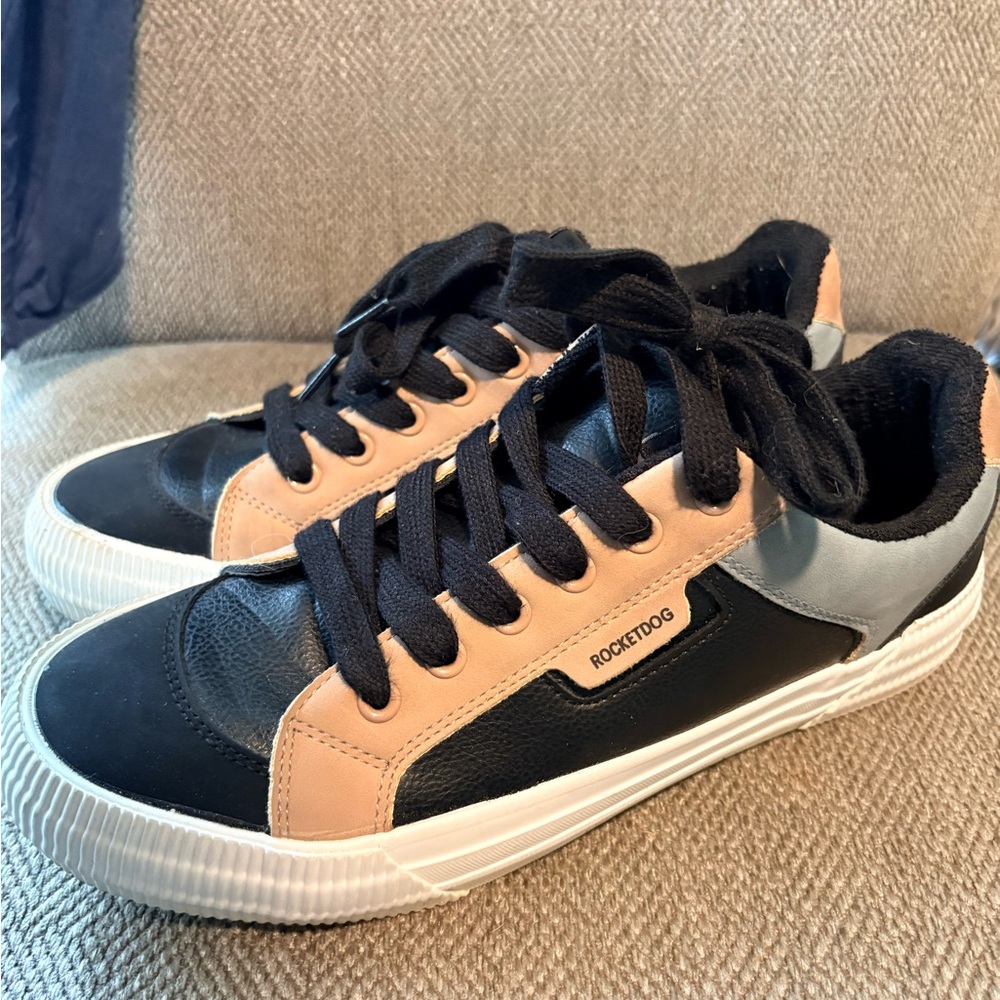 Rocket Dog Black and Tan Footwear